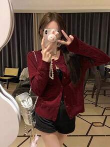 秋冬復古波點圓領女款單排扣鬆弛顯瘦休閒針織開襟外套 - 酒紅色 - 查看 3