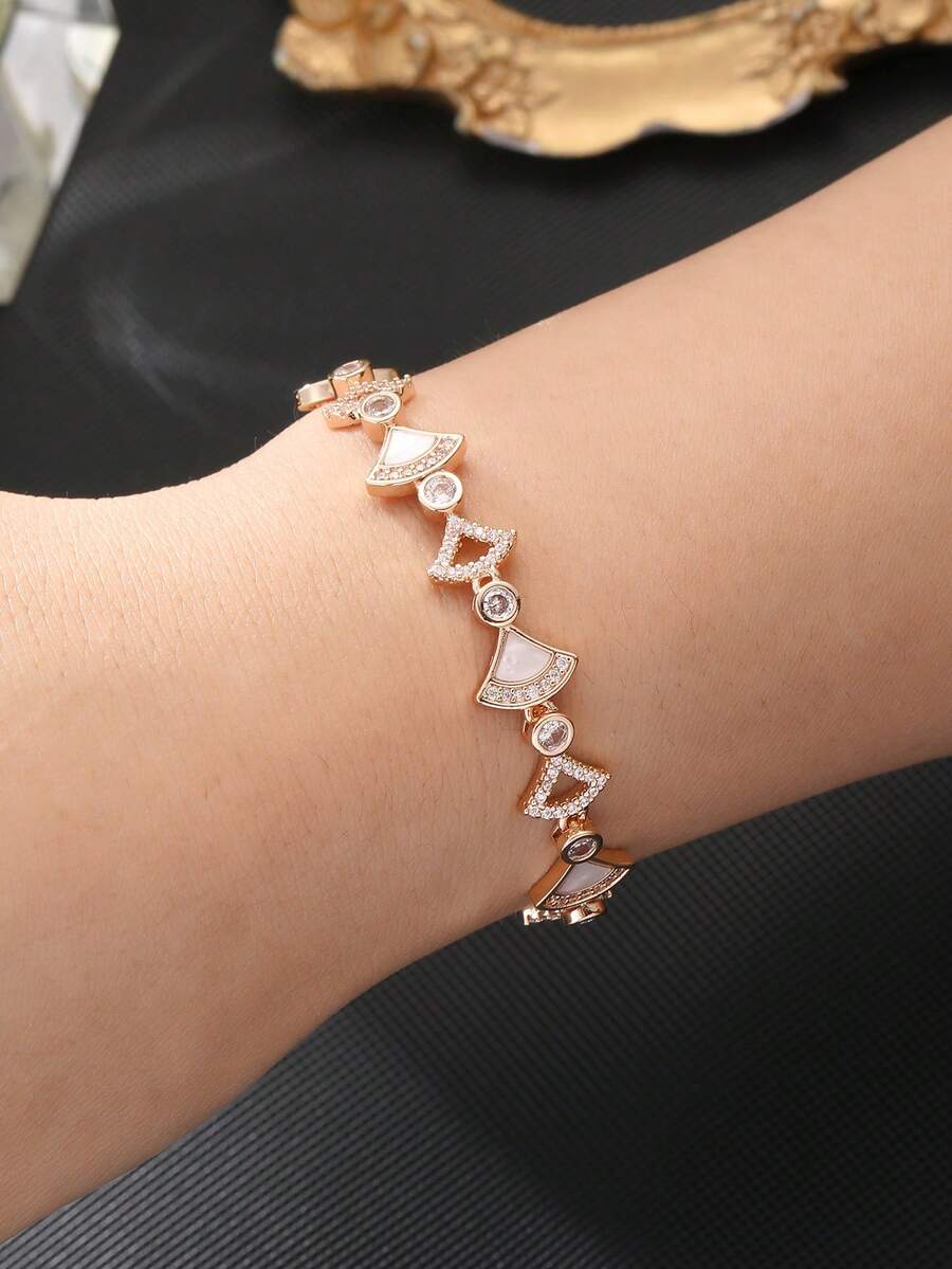 1pc Fan-Shaped Shell Bracelet Inlaid With Super Shiny Cubic Zirconia ...