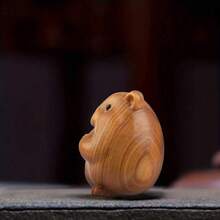 1pc Handcrafted Sandalwood Carved Hamster Statue - Cute And Detailed Small Wooden Decor Piece, Suitable For Home And Office, Great Gift Item - Multicolor - View 4