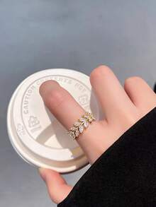 Set 4 Cincin Terbuka Asimetris Emas Elegan Bertabur Berlian Imitasi Gaya Prancis, Cincin Desain Minimalis Mewah Serbaguna untuk Wanita, Cocok untuk Pemakaian Sehari-hari, Liburan, dan Perjalanan. - Set cincin 4 buah - View 3