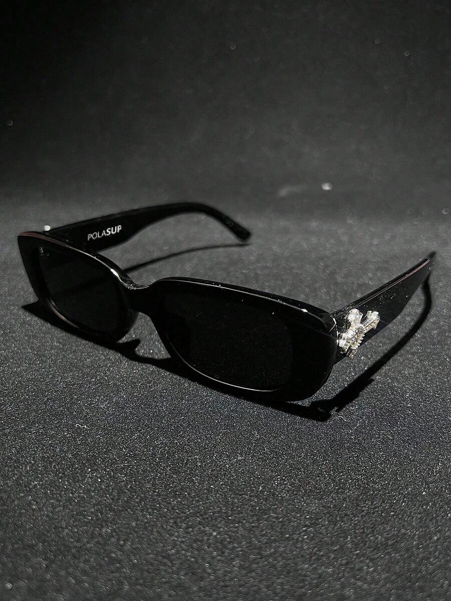 1 buah Kacamata Hitam Bingkai Persegi Kecil Hitam dengan Hiasan Salib dan Hati Berlian Imitasi, Gaya Hip Hop Rock Y2K dengan Lensa Gradien Motif Leopard, Ringan, Mewah, dan Vintage, Unisex untuk Semua Musim, Kacamata Pelindung Matahari untuk Perjalanan Luar Ruangan dan Dekoratif - Bingkai hitam/film abu-abu penuh (dengan salib berlian) - View 1