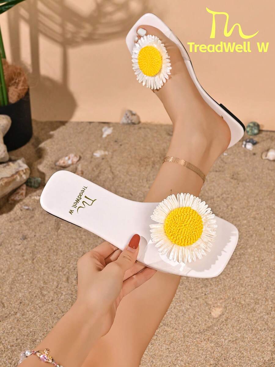 Women's Sandals New Style Fashionable Cute Sunflower Applique Shoes Slippers (Runs Small 1 Size)