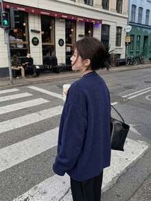 Cardigan Rajut Bergaris Leher V Longgar Lengan Panjang Wanita Panjang Reguler Kancing Depan Sweater Kain Elastis Tinggi Mode Musim Dingin - Biru - View 4