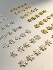 50 st juliga nagelstrass i blandad legering med snöflingor i guld och silver, nageldekorationer för högtidsmanikyr DIY - Multifärgad - Visa 4