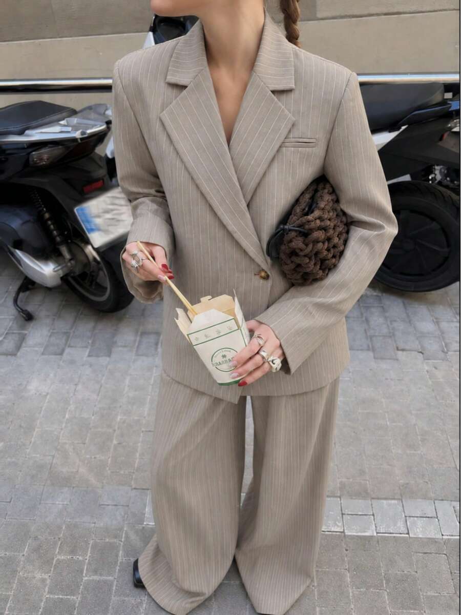 Setelan Jas Wanita Musim Gugur/Dingin Terbaru Motif Garis-Garis Vintage, Blazer Berkerah dengan Celana Panjang Lebar, Dekorasi Kancing, Setelan Formal 2 Potong, Cocok untuk Beraktivitas Sehari-hari, Jalanan, Minum Teh Sore, Acara Formal - Khaki - View 1