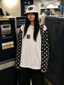 Y2K韓系甜美風 1件女款波點撞色插肩袖愛心印花休閒百搭寬鬆長袖T恤上衣，適合秋冬日常穿著與約會 - 白色 - 查看 2