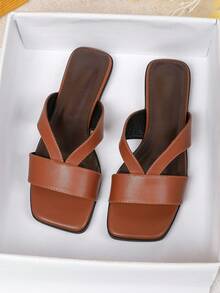 Women's Flat Sandals, Spring/Summer New Versatile Soft Sole Beach Flip-Flops, Fashionable Roman Sandals - Brown - View 1