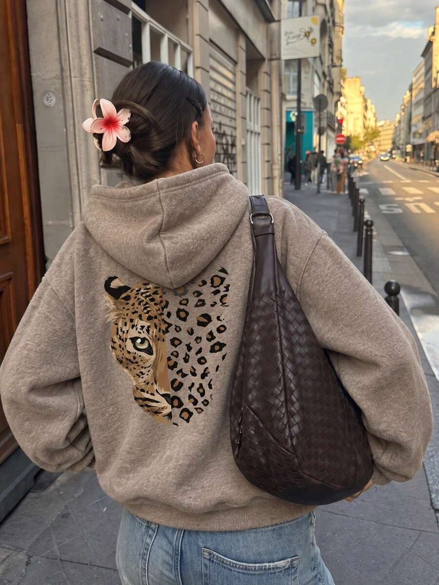 女款復古水洗印花衛衣,重磅抓絨內裡寬鬆套頭衛衣,豹紋街頭風秋冬款 - 卡其色 - 查看 1