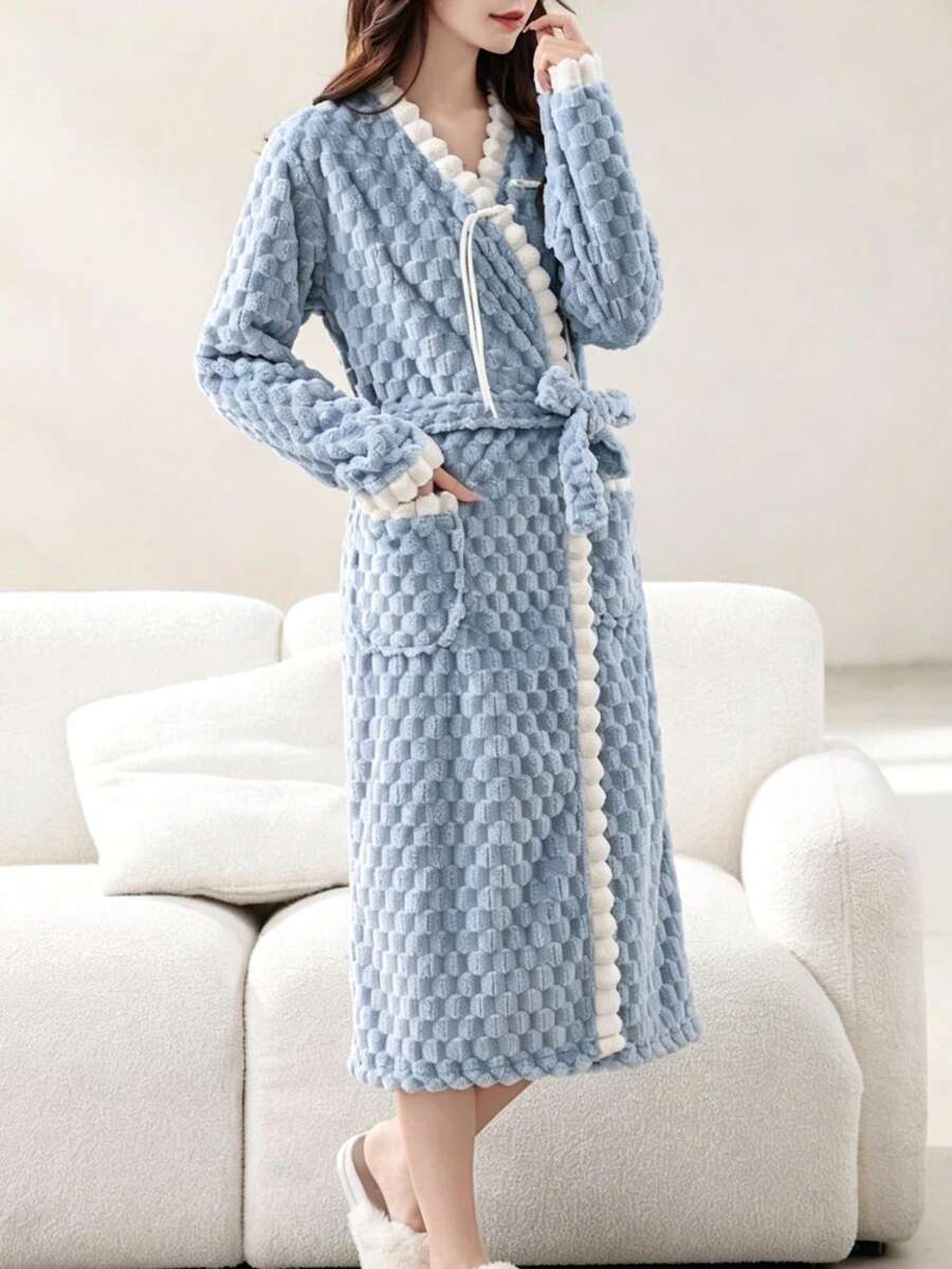 女款時尚休閒寬鬆長款浴袍，加厚款，適合秋冬居家與戶外穿著 - 藍白色 - 查看 1