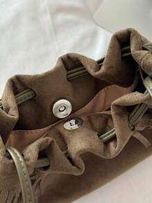 Autumn/Winter New Fashion Ruched Faux Suede Bucket Bag Mini Phone Bag Small Square Bag Commuter Style Women's Bag With Tassel - Dark Green - View 10