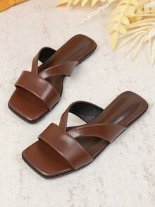 Women's Flat Sandals Spring/Summer New Versatile Soft Sole Beach Flip Flops Fashion Roman Sandals - Brown - View 2