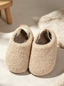 1 Pair Unisex Kids Solid Color Teddy Curly Fleece Slip-On Fuzzy Shoes With Elastic Heel, Soft Sole, Minimalist Retro Design, Cozy Comfortable Indoor Slippers For 3-15 Years Old Students, Autumn/Winter - Beige - View 5