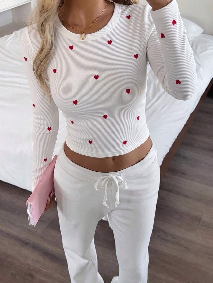 1pc Women's White Round Neck Ribbed Fitted Long Sleeve Cropped Top, All-Over Red Heart Print Cute Slim Fit Blouse - White - View 1