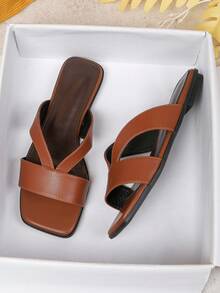 Women's Flat Sandals, Spring/Summer New Versatile Soft Sole Beach Flip-Flops, Fashionable Roman Sandals - Brown - View 2