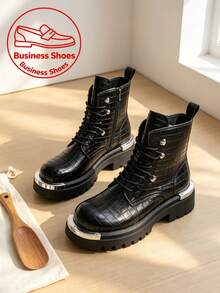 Sepatu Bot Pria Hitam Motif Buaya Timbul dengan Pelindung Jari Kaki Logam, Sol Tebal, Resleting Samping dan Desain Bertali, Sepatu Bot Motor Penambah Tinggi, Sepatu Bot Derby Retro Modis untuk Pria - Hitam - View 3