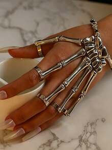 1pc Hip-Hop Punk Style Exaggerated Vintage Texture Skull Bracelet Adjustable Five-Finger Ring Metal Connected Finger Bracelet Men's Halloween Party Costume Essential Accessory (Please Check The Size Chart When Purchasing) - Silver - View 3