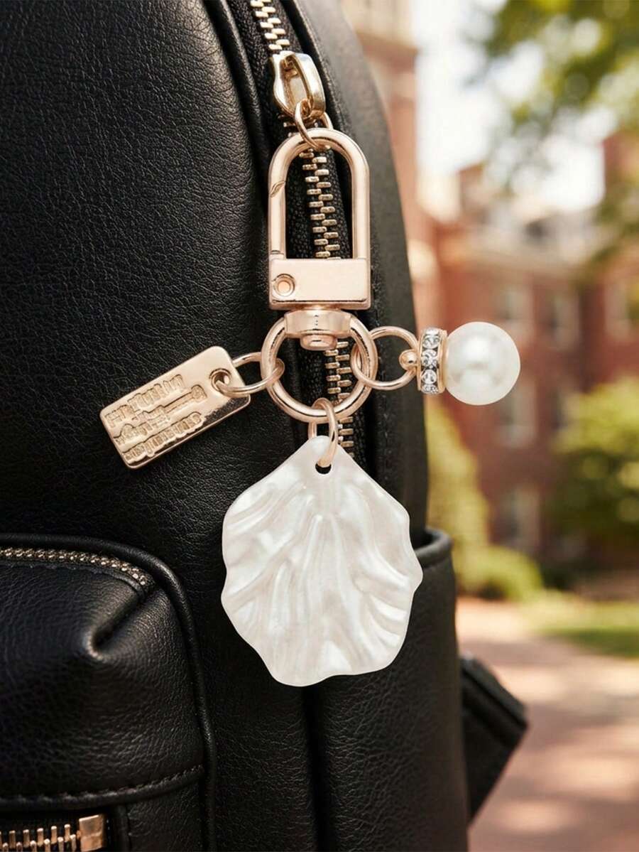 10pcs Women's Shell Pearl Rhinestone Fashion Keychain Pendant Accessories, Mother's Day, Valentine's Day Holiday Gift Use - White - View 1