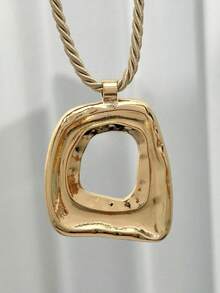 1pc Gold Twisted Rope Chain Necklace, Hammered Open Square Hollow Pendant Vintage Women's Necklace - Irregular Necklace - View 5