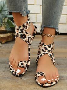 Cool Girl Leopard Print Toe Ring Criss-Cross Strap Flat Sandals, Avant-Garde Fashion, Summer Street Shopping Daily Shoes - Brown and White - View 3