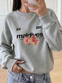 大尺碼女款圓領運動衫，印有「Maldives」與扶桑花圖案，適合秋冬日常街頭穿搭 - 灰色 - 查看 1