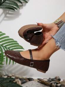 1 Pair Women's Diamond Pattern Mary Jane Flat Shoes, Pointed Toe Low-Top Design, Square Embossed Upper, Adjustable Square Buckle Strap, Soft Sole Comfortable, Suitable For Commuting And Shopping, Vintage Elegant Versatile, Can Be Paired With Skirts And Pants - Brown - View 2