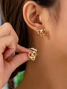 1 Pair Fashionable Minimalist Versatile Exquisite Geometric Asymmetrical Hollow Woven Heart Stud Earrings - Yellow Gold - View 2
