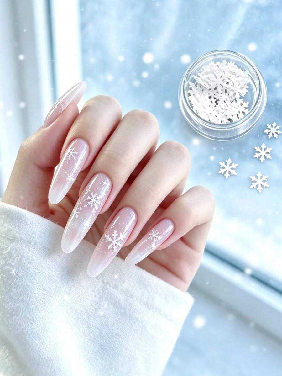 1 Box Pure White Snowflake Nail Stickers, Lightweight 3D Snowflake Design, Autumn/Winter Christmas Vibe, Handmade Press-On Nails, Delicate And Beautiful Nail Accessories - White - View 1
