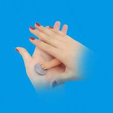 1pc Creative Mini Realistic Hand Prank Toy, Pocket-Sized Stage Magic Prop, Party Gag Item - Multicolor - View 3