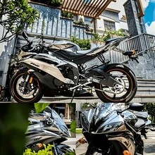 High Gloss Mirror Silver Car Wrap/11.81 X 25.59 Inches/Bubble-Free Self-Adhesive Personalized/Premium Mirror Sticker/Car Interior And Exterior Decoration/Suitable For Cars, Motorcycles And RVs/High-End Texture/Durable - Silver Car Wrap - View 5