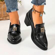 Women's Pointed Toe Chunky Heel Loafers, Heart-Shaped Metal Buckle Decor, Vintage British Style, Spring/Autumn Commute Elegant High Heel Pumps - Black - View 2