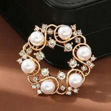 1pc Simple Korean Style Pearl Flower Brooch For Women, Scarf Clip, Alloy Brooch Pin, Versatile Elegant Brooch Accessory, Personalized Beautiful Business Brooch, Gift For Girlfriend, Beautiful Jewelry - Champagne - View 3