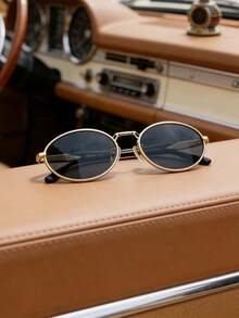 Prada Fashion Black Frame Women's Sunglasses, UV Protection, Summer Beach Style - Black - View 5