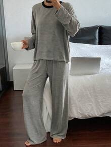 DAZY 女款條紋居家服套裝，圓領長袖寬鬆上衣 + 寬腿長褲，柔軟休閒睡衣，適合日常穿著 - 黑色 - 查看 6