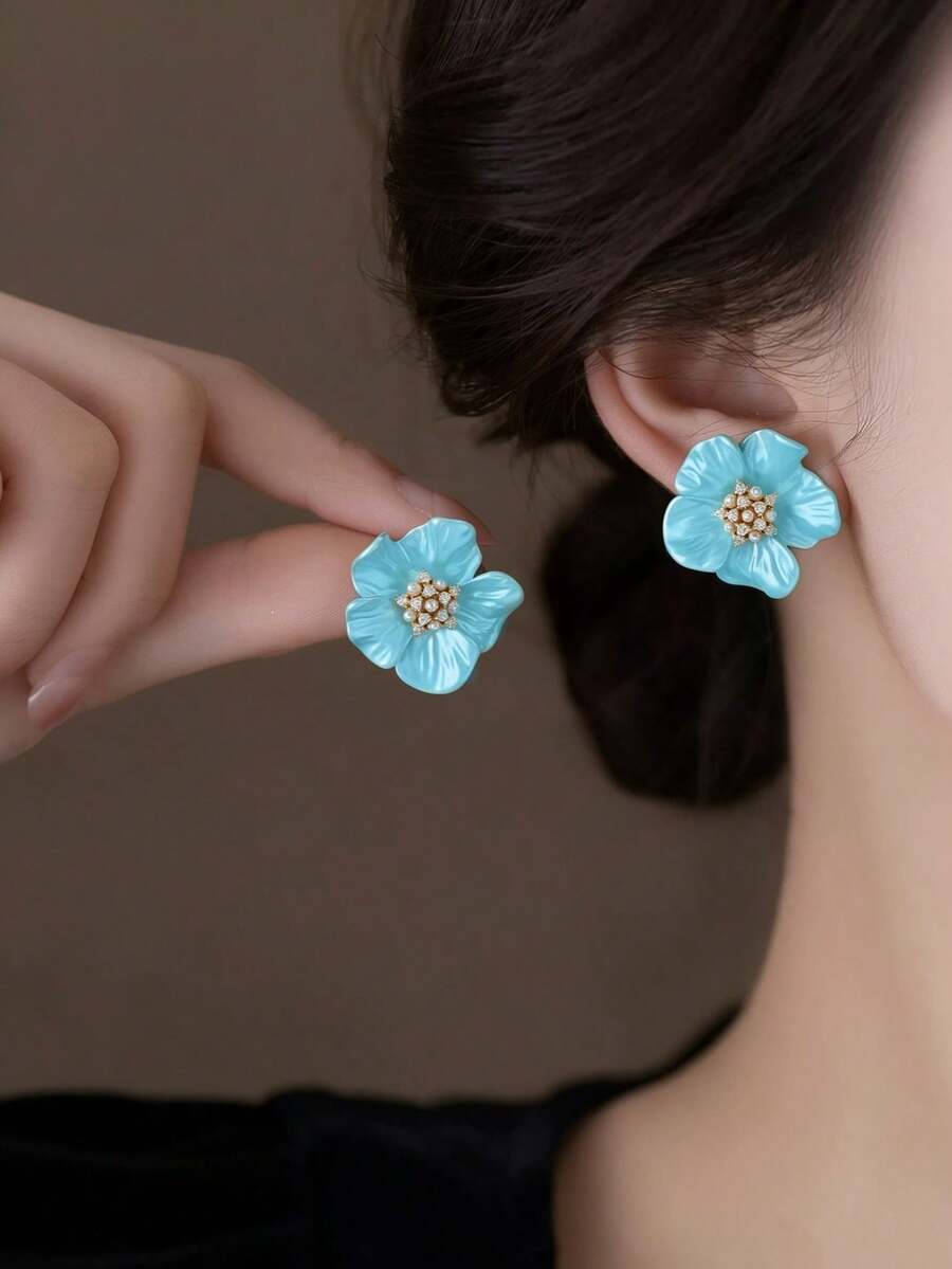 1 Pair French Luxury Sweet Delicate Fresh Minimalist Fashion Versatile Blue Flower Stud Earrings Suitable For Women's Daily, Holiday And Commute Wear - Baby Blue - View 1