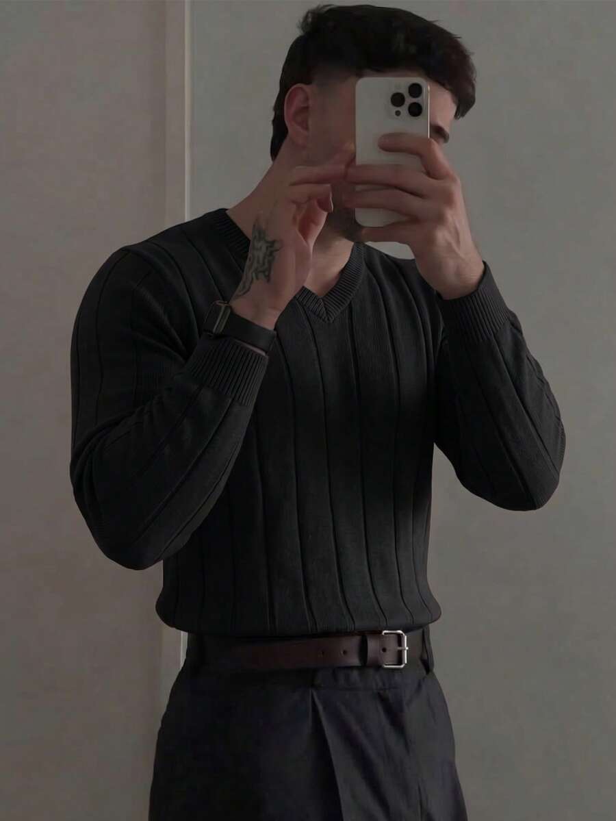 Men's Solid Color V-Neck Ribbed Knit Pullover Sweater