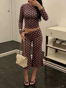 LovelyWholesale Women's Casual Hooded Zip-Up Top And Flare Capri Pants 2 Pieces Set, Solid Color Autumn Outfit - Brown - View 2