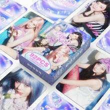 DOBBLE 92/55 بطاقة بريدية من مجموعة دعم K-POP AE SPA "KISS N TELL" "LEMONADE"، مجموعة معجبين Karina وGiselle وWinter وNingning، مواد دعم أساسية للمعجبين، هدية عيد ميلاد لأفضل صديق وزميل معجب. 92 قطعة (60 بطاقة + 32 ملصق صغير) - قطعة واحدة - مشاهدة 10