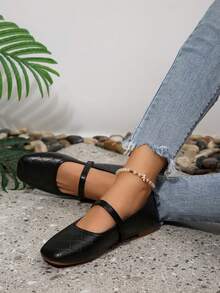 1 Pair Women's Mary Jane Flats, Diamond Pattern Pattern, Square Toe, Low Vamp, Buckle Strap, Embossed Embossed Upper, Soft Sole For Long-Lasting Comfort, Suitable For Daily Commute, Dating, Elegant And Versatile, Can Be Paired With Skirts And Jeans - Black - View 2