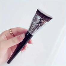 Makeup Brush Crescent Moon Foundation Brush Concealer Brush Curved Shape Precise Application No Smudging - Black - View 2