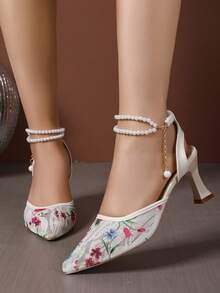 French Style Sheer Mesh Floral Closed Toe Women's Shoes, Pearl Chain Vintage Flared Heel Evening Dress Pumps - Beige - View 3