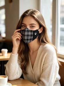 1PCPlaid Spliced Heart Print Face Mask, Adjustable Ear Loops Reusable Windproof Warm Face Cover For Daily Outdoor Wear - Multicolor - View 4