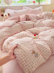 Set Sprei 4 Potong Motif Kelinci Lucu Kotak-kotak Merah Muda, Sprei Kamar Tidur Lembut dan Nyaman Termasuk 1 Sarung Selimut, 1 Sprei, 2 Sarung Bantal, Tanpa Isian, Cocok untuk Kamar Tidur, Asrama, Penggunaan di Rumah, Tersedia Berbagai Ukuran - Baby Pink - View 3