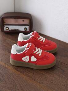 Children's Retro Low-Top Sneakers, Soft Faux Leather With Heart Decor, Hook And Loop Closure, Comfortable Toddler Girls Walking Shoes - Red - View 5