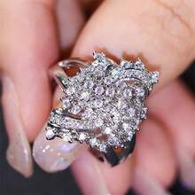 Cincin Zirkonia Bertatahkan Bunga Baru, Perhiasan Tembaga Mewah, Sumber E-Commerce Lintas Batas Eropa dan Amerika - Emas putih - View 2