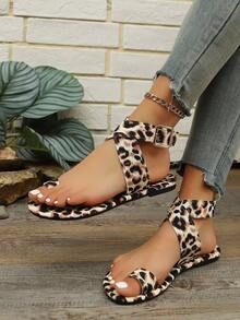 Cool Girl Leopard Print Toe Ring Criss-Cross Strap Flat Sandals, Avant-Garde Fashion, Summer Street Shopping Daily Shoes - Brown and White - View 2