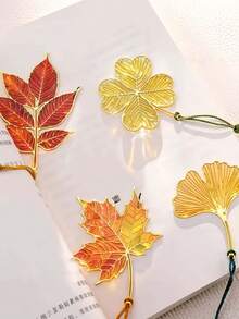 1pc Metal Leaf Bookmark, Creative Ginkgo Leaf Maple Leaf Four-Leaf Clover Artistic Vintage Style Book, Retro Bookmark, Translucent Leaf Plant Bookmark, Page Clip Gift Bookmark - Multicolor - View 1