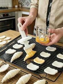 1pc 2 In 1 Oil Brush Bottle, Transparent Seasoning Storage Jar, Silicone Basting Brush Container For BBQ Baking Grilling Pancake, Cute Cartoon Printed Kitchen Gadget, Color Random, Creative Design Makes The Kitchen Cuter And More Fun - Oil Brush Bottle - View 7