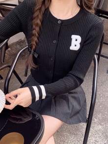 秋冬新款韓式甜美休閒女款針織開襟外套，溫柔風字母刺繡圓領前開襟，羅紋修身顯瘦長袖夾克上衣，百搭日常通勤 - 黑色 - 查看 3