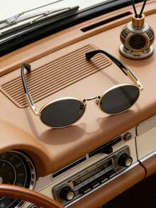 Prada Fashion Black Frame Women's Sunglasses, UV Protection, Summer Beach Style - Black - View 6