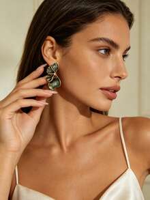 1 Pair Fashion Shiny Alloy Large Hoop Gold Earrings, Minimalist Elegant Alloy Jewelry, Suitable For Women's Vacation Travel, Gift For Friends - Army Green - View 2